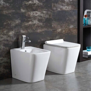 Sanitari filo muro bianco lucido con coprivaso soft close Square